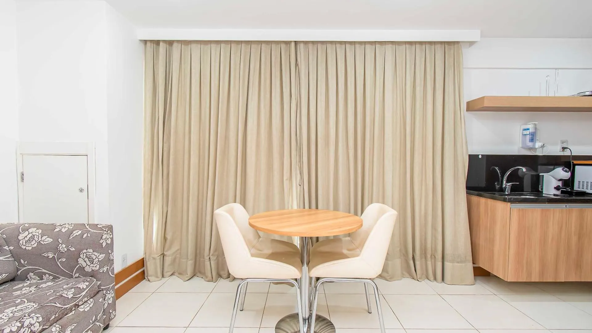 1005 - Diaria Brasil Athos Bulcao 91471 Apartamento Brasília